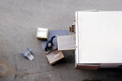 Efficient self storage solutions with man with van in Kingston